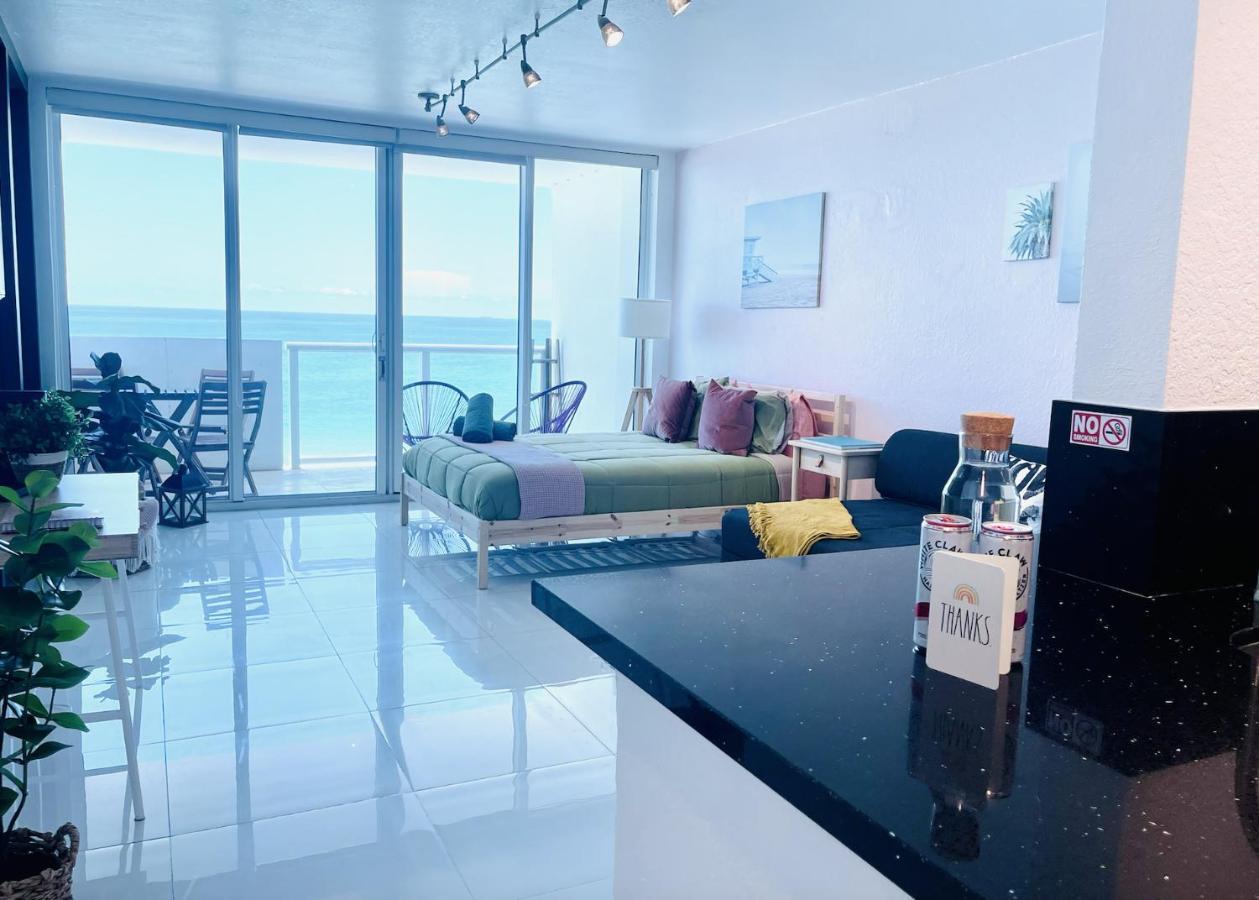 Balcony Direct Ocean Front. Free Valet Parking. Right At Ocean. Apartamento Miami Beach Exterior foto